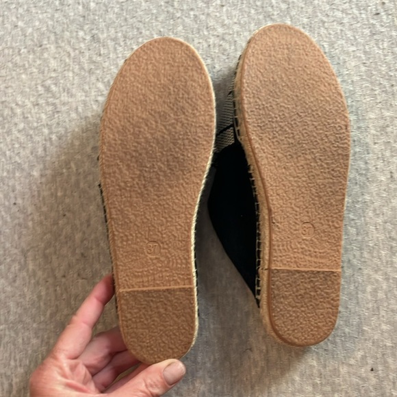 Hippie style shoes & in excellent condition. - Picture 3 of 7